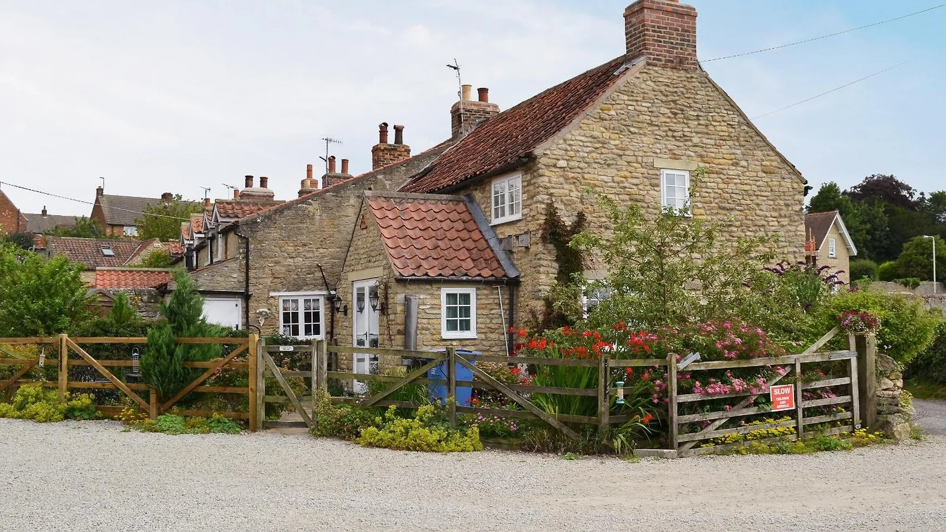 Dragon Fly Cottage Brompton  Brompton (Scarborough)